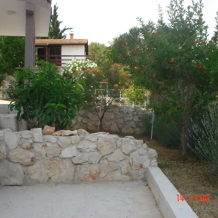 4 Me Apartment *