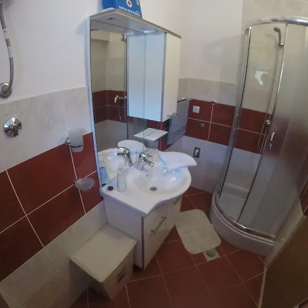 4 Me Apartment *