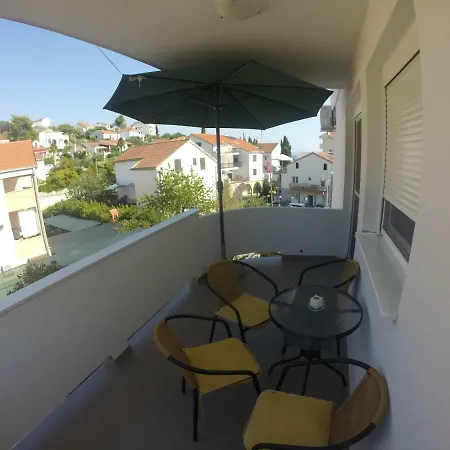 4 Me * Trogir