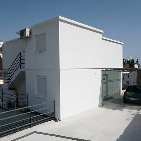4 Me Apartament *